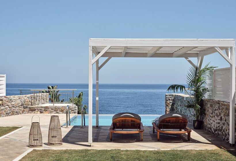 Deluxe Suite Sea View, The Royal Blue