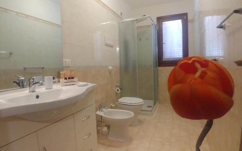 اتاق استاندارد چهار تخته, Ciuri Ri Zagara