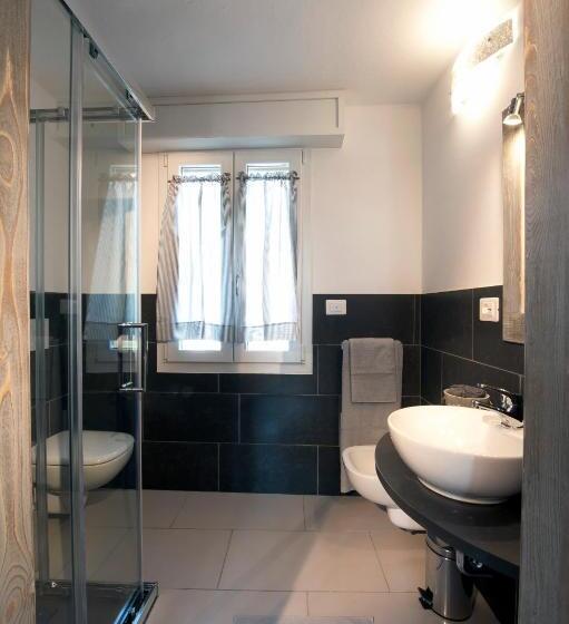 اتاق لوکس, Le Suites   Di Fronte Ospedale Sacro Cuore