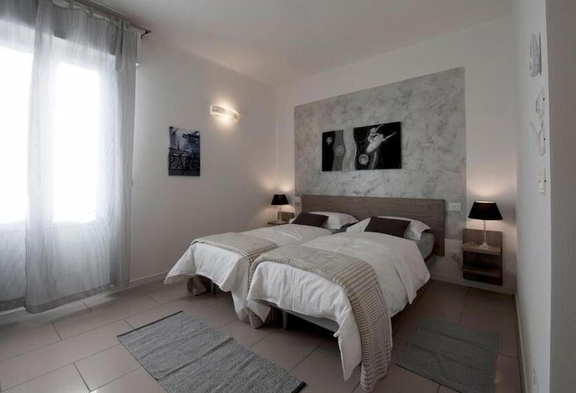 اتاق لوکس, Le Suites   Di Fronte Ospedale Sacro Cuore