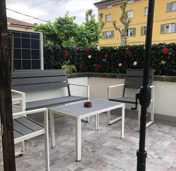 اتاق استاندارد با سرویس بهداشتی مشترک, Casa L Aquila