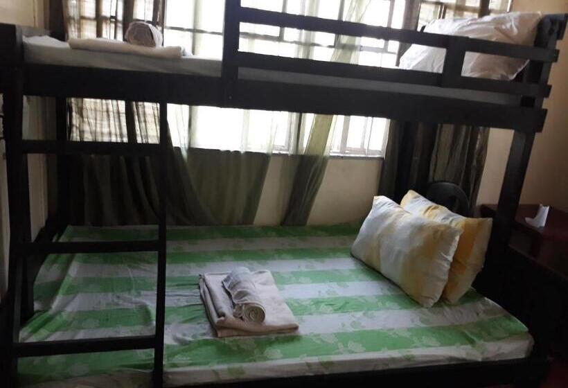 اتاق خانوادگی, Cvnb Guesthouse