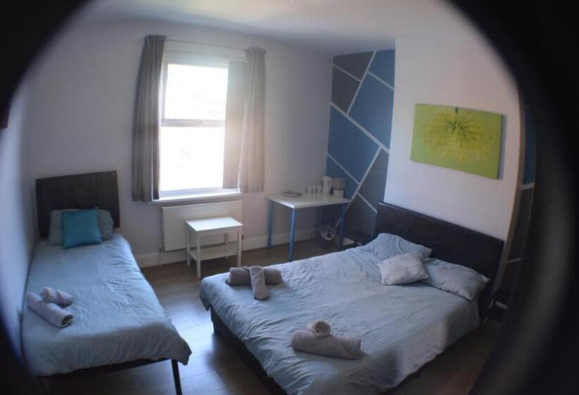 Economy Triple Room, Kensington Guest House Liverpool