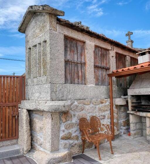 خانه 3 خوابه, Casa Da Touça
