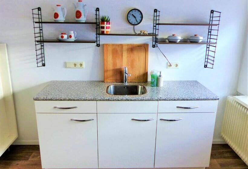 ویلای استاندارد با چشم‌انداز باغ, B&b Ut Kantuurke
