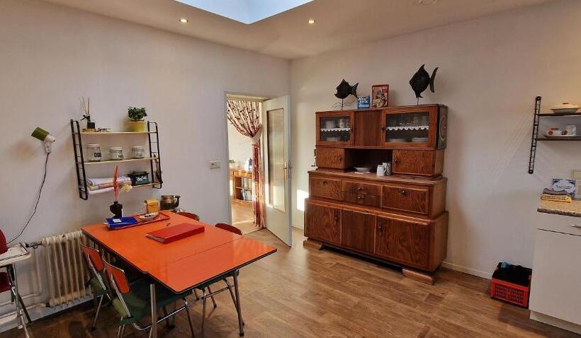 ویلای استاندارد با چشم‌انداز باغ, B&b Ut Kantuurke