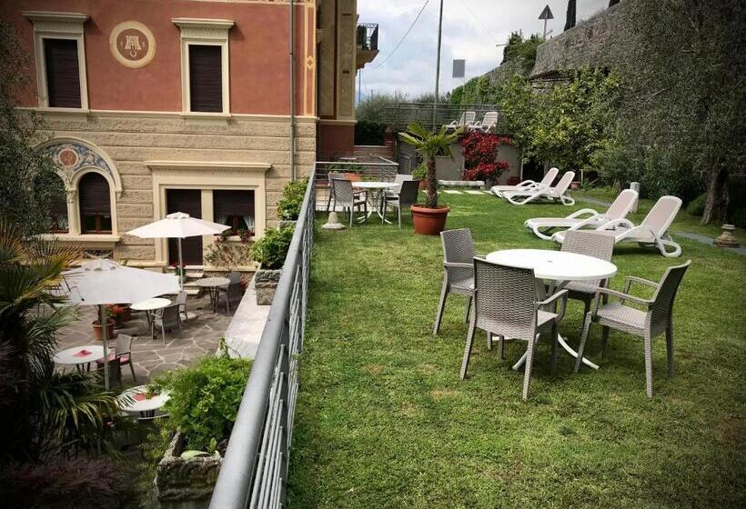 اتاق استاندارد با چشم‌انداز باغ, Villa Torre   Atmosfera Romantica