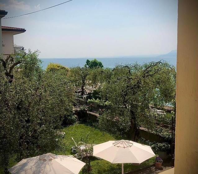 اتاق اساندارد با چشم‌انداز جانبی به دریا, Villa Torre   Atmosfera Romantica
