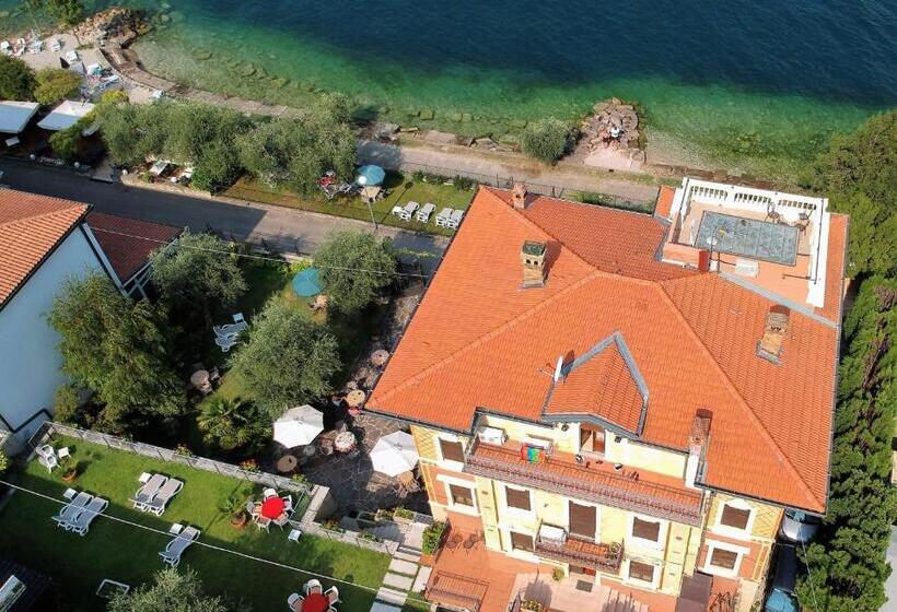 سوییت با چشم‌انداز کوه, Villa Torre   Atmosfera Romantica