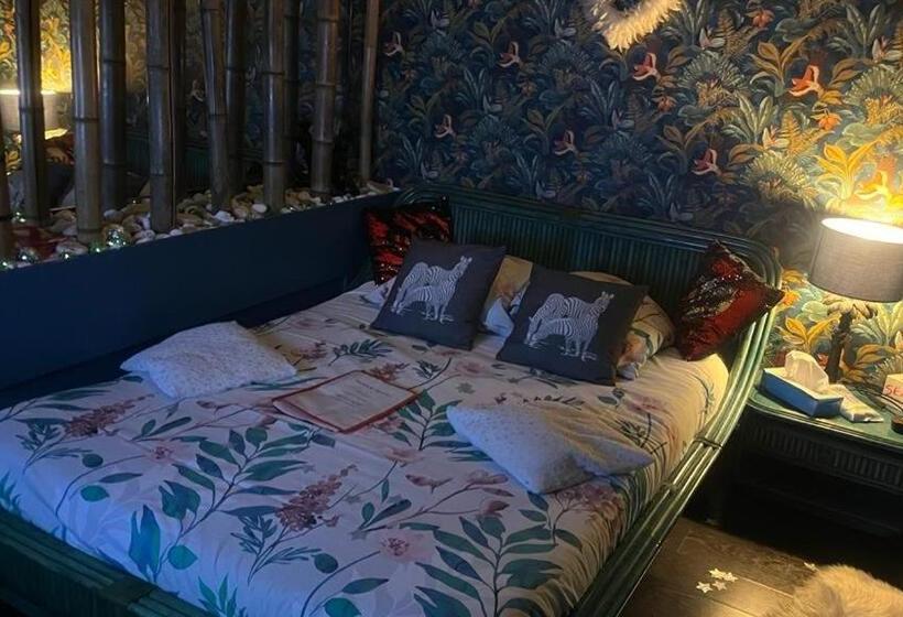 اتاق استاندارد با وان آب گرم, Spabyelleetlui Spa Rouge Ou Bleu