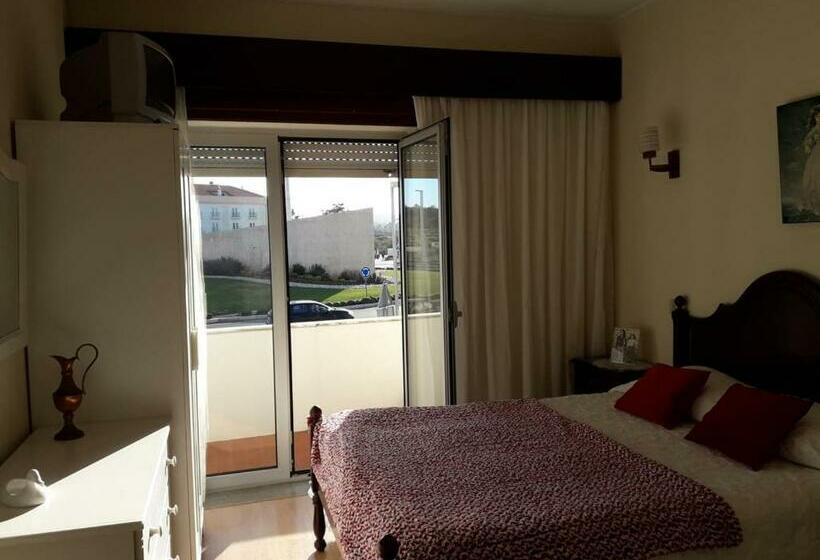 اتاق استاندارد سه نفره, Residencia Marto