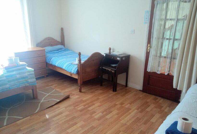 Economy Quadruple Room, Avondale Accommodation