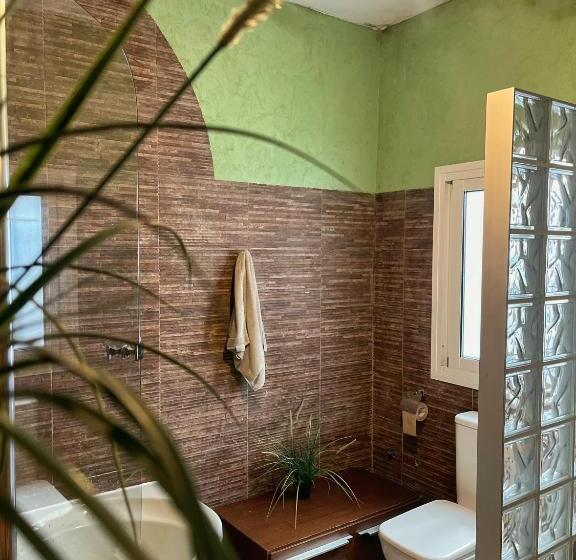 اتاق استاندارد با سرویس بهداشتی مشترک, La Pita Guesthouse