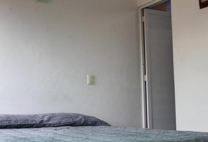 اتاق راحتی سه تخته, Villas Del Rey