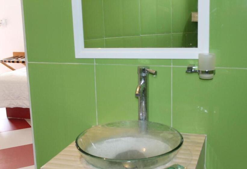 استودیوی لوکس, Villas Del Rey