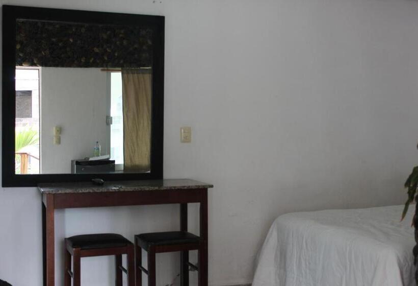 اتاق سوپریور سه تخته, Villas Del Rey