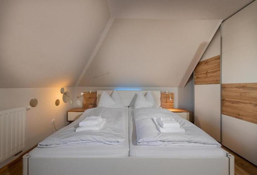 1 Bedroom Penthouse Apartment, Dorf Residenz