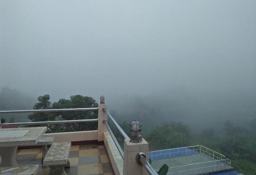 اتاق خانوادگی, บ้านแสงเพ็ญ By แช่มช้อย