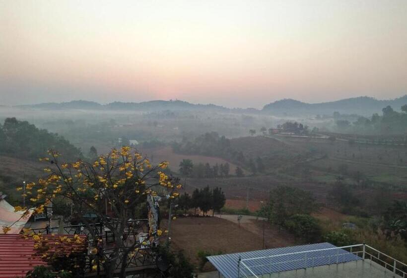 اتاق خانوادگی, บ้านแสงเพ็ญ By แช่มช้อย