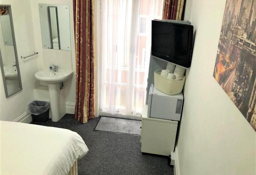 اتاق استاندارد با سرویس بهداشتی مشترک, Backpackers Blackpool Hotel & Suites