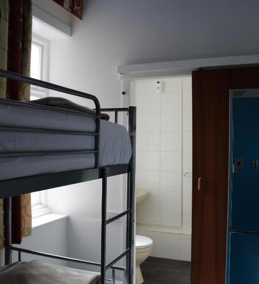اتاق استاندارد چهار تخته, Backpackers Blackpool Hotel & Suites