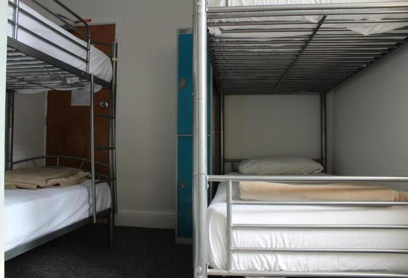 اتاق استاندارد چهار تخته, Backpackers Blackpool Hotel & Suites