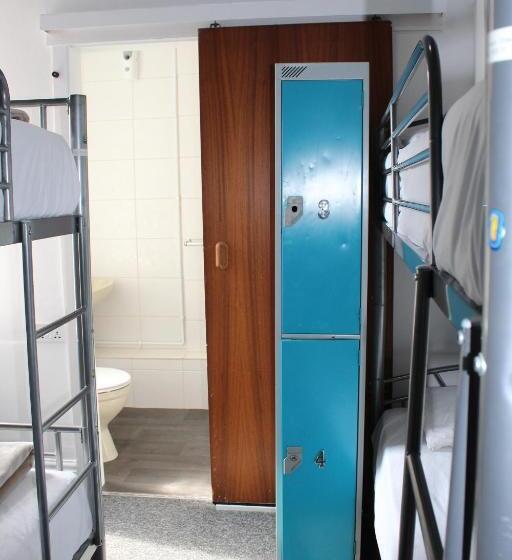 اتاق استاندارد چهار تخته, Backpackers Blackpool Hotel & Suites