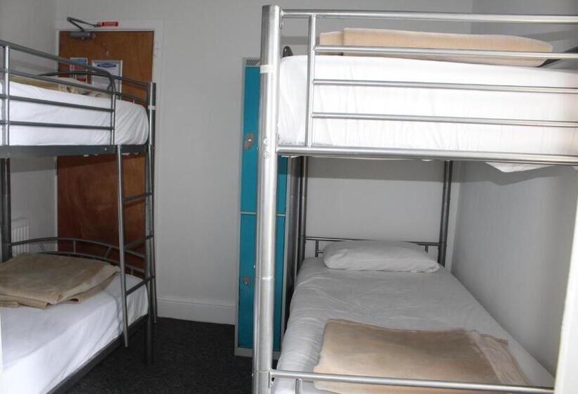 اتاق استاندارد چهار تخته, Backpackers Blackpool Hotel & Suites