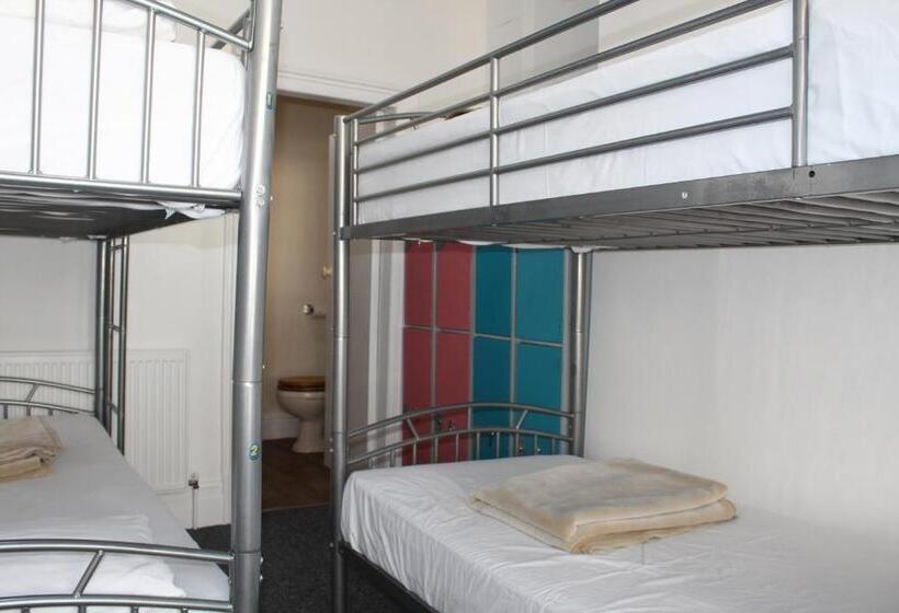 اتاق خانوادگی, Backpackers Blackpool Hotel & Suites
