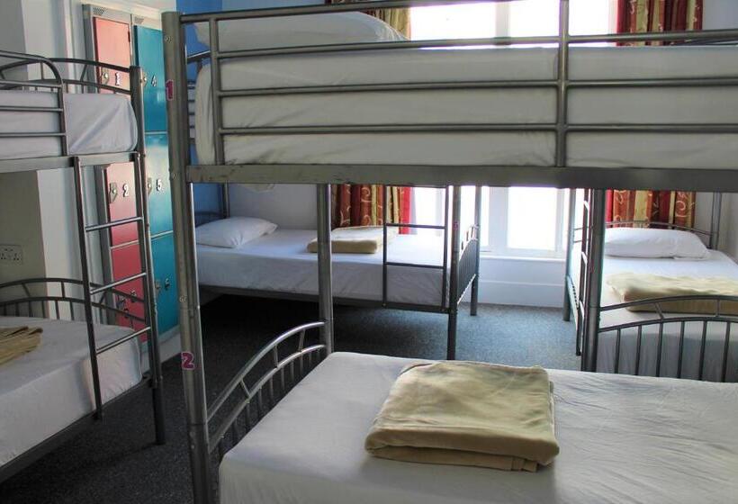 اتاق خانوادگی, Backpackers Blackpool Hotel & Suites