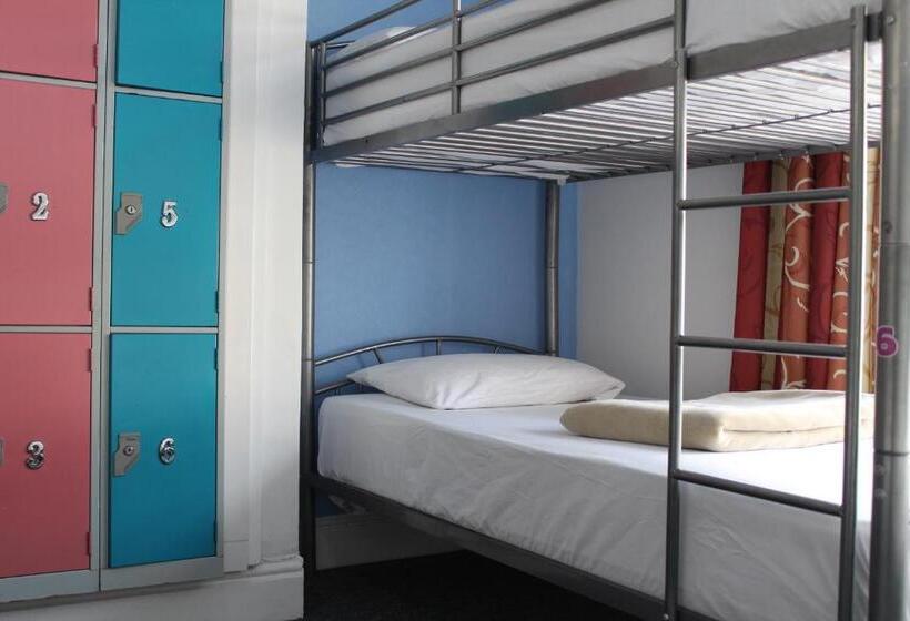 اتاق خانوادگی, Backpackers Blackpool Hotel & Suites