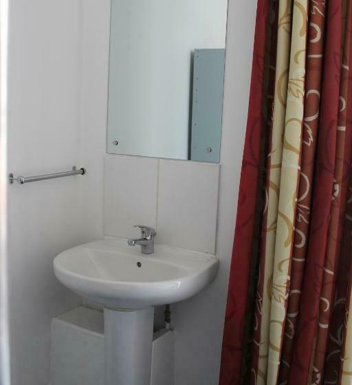 اتاق استاندارد با سرویس بهداشتی مشترک, Backpackers Blackpool Hotel & Suites