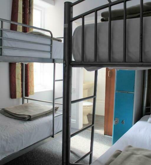 اتاق استاندارد چهار تخته, Backpackers Blackpool Hotel & Suites