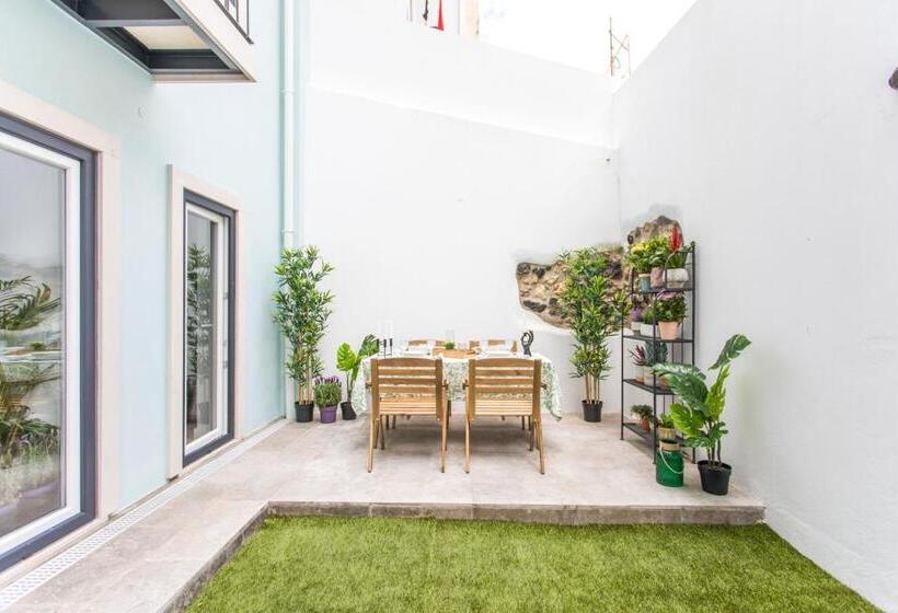استودیو استاندارد با چشم‌انداز باغ, Lx Design Apartment Near Congress Center