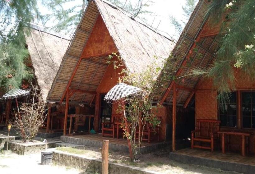 ویلای استاندارد با چشم‌انداز باغ, Madu Tiga Beach And Resort