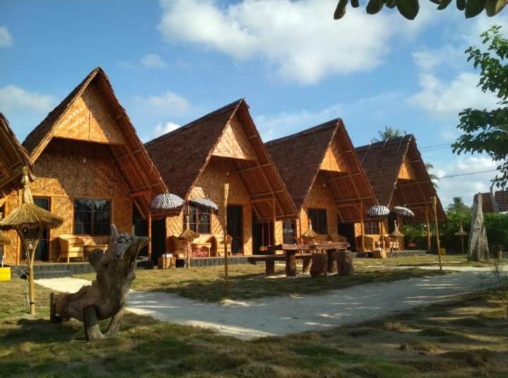 ویلای استاندارد با چشم‌انداز باغ, Madu Tiga Beach And Resort