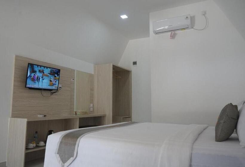 اتاق استاندارد با تخت بزرگ, Madu Tiga Beach And Resort