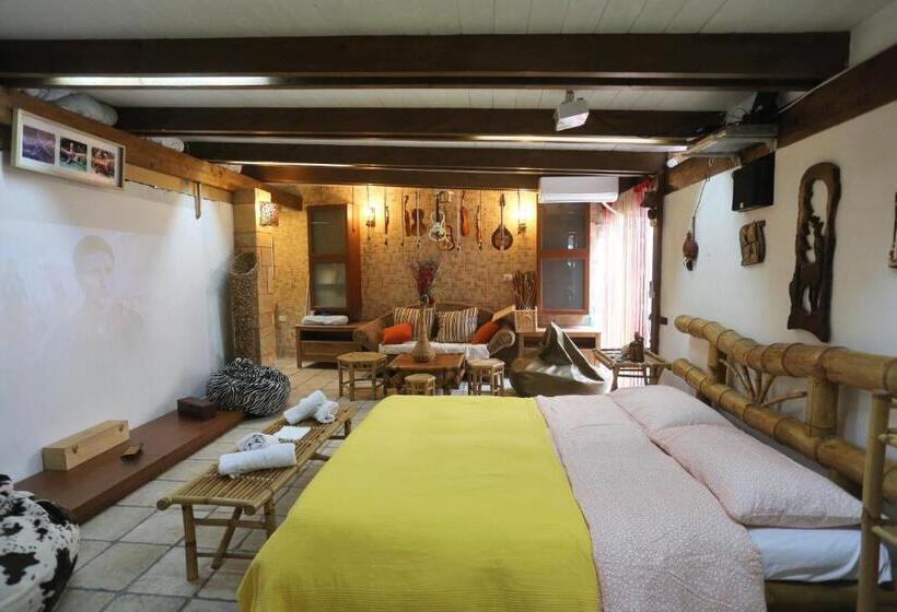 اتاق لوکس, Music House Alle Grotte