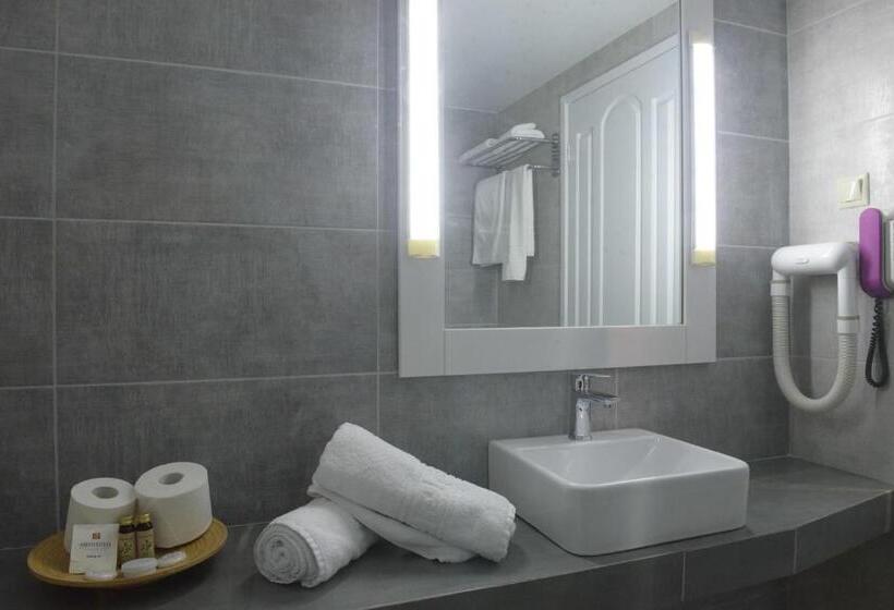 اتاق خانوادگی, Aristoteles Holiday Hotel And Spa