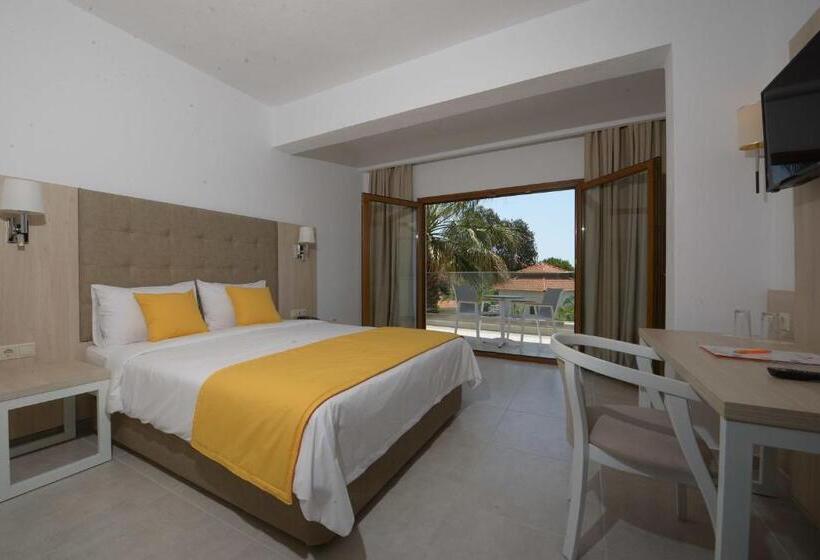 اتاق سوپریور سه تخته, Aristoteles Holiday Hotel And Spa