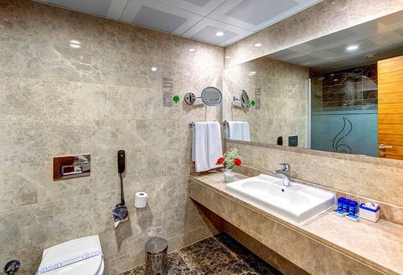 اتاق استاندارد سه نفره, Bera Konya