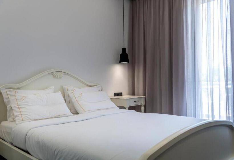 اتاق کلاسیک سه تخته, Diamond Boutique Hotel