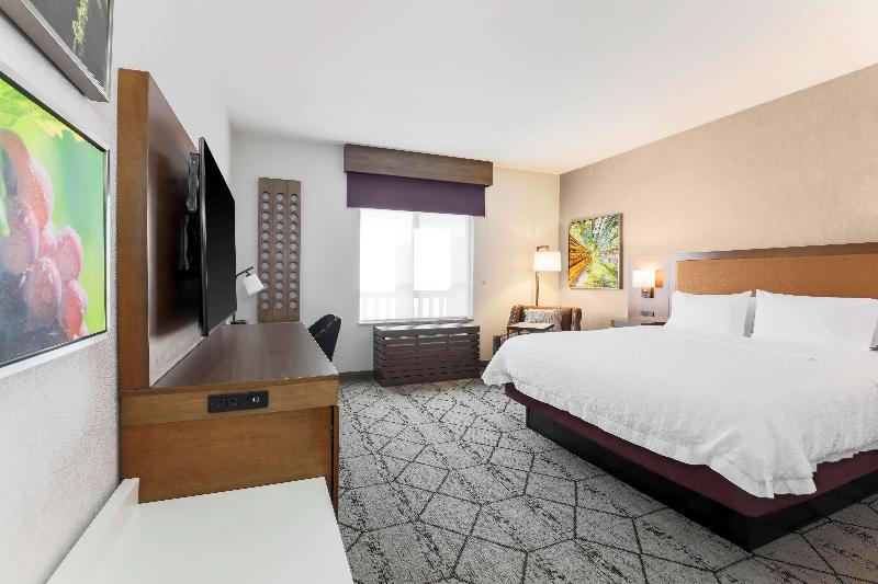اتاق استاندارد با تخت بزرگ, Hampton Inn & Suites Windsor  Sonoma Wine Country