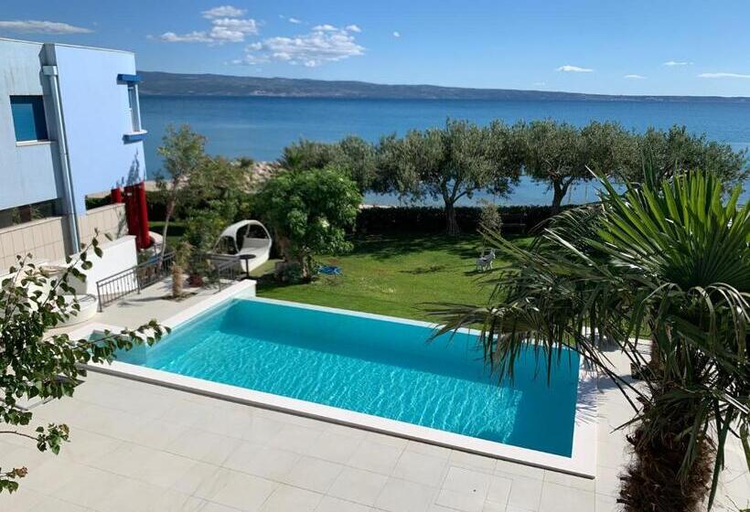 Standaardkamer met Uitzicht op Zee en Balkon, Villa Pitomcia