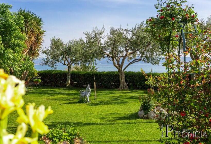 Standaardkamer met Uitzicht op Zee en Balkon, Villa Pitomcia