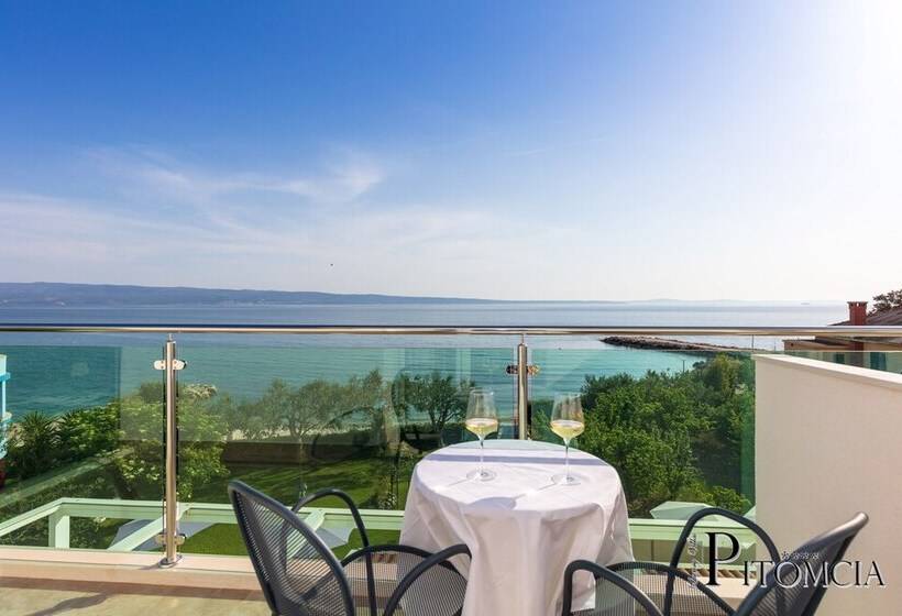 Standaardkamer met Uitzicht op Zee en Balkon, Villa Pitomcia