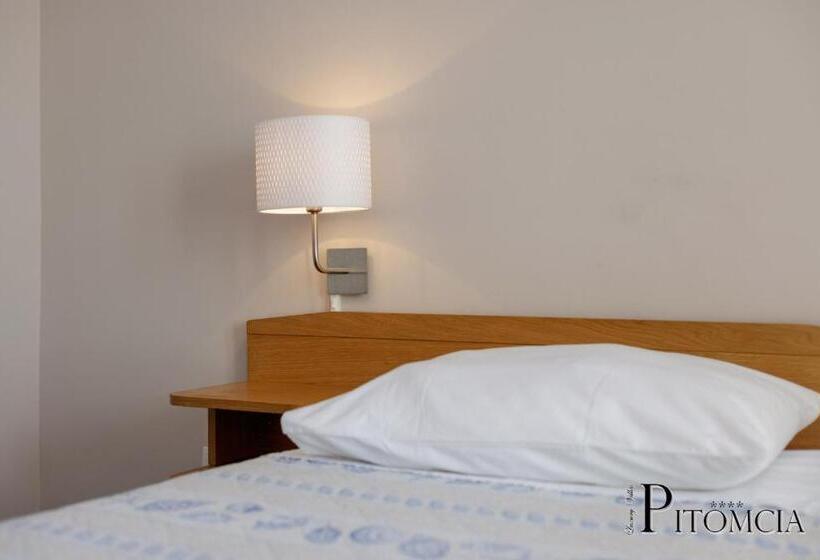 اتاق استاندارد با تراس و چشم‌انداز دریا, Villa Pitomcia