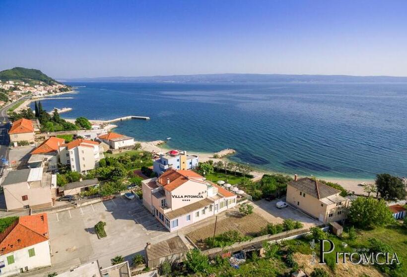 اتاق استاندارد با تراس و چشم‌انداز دریا, Villa Pitomcia