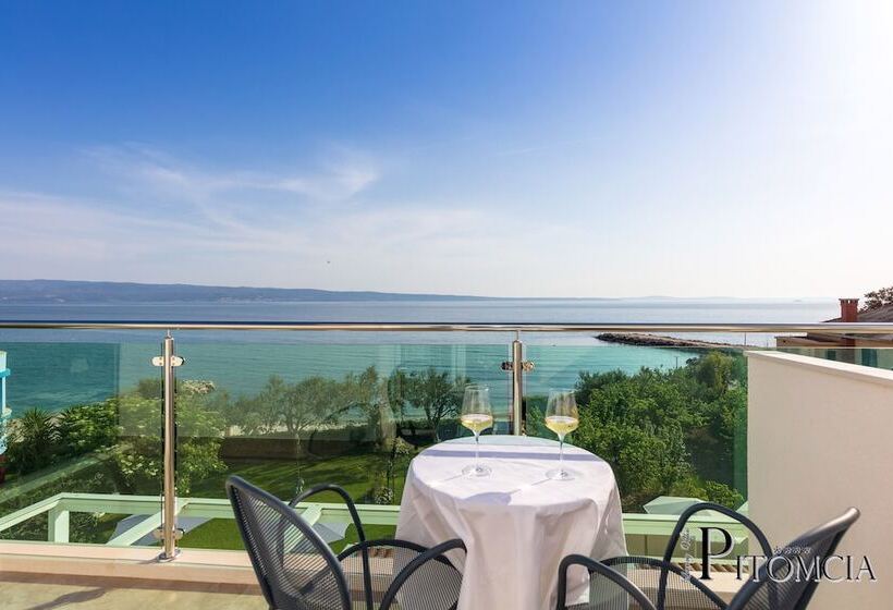 Standaardkamer met Uitzicht op Zee en Balkon, Villa Pitomcia