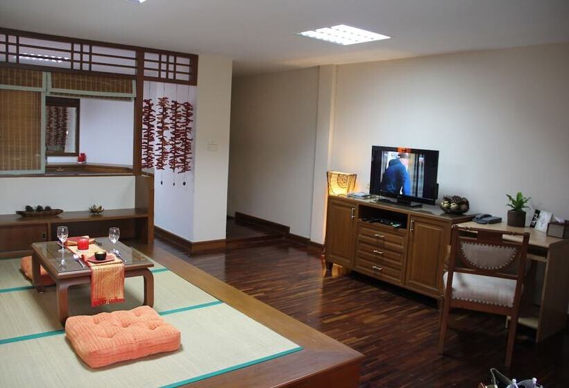 اتاق لوکس, B.s. Court Hotel Sathorn